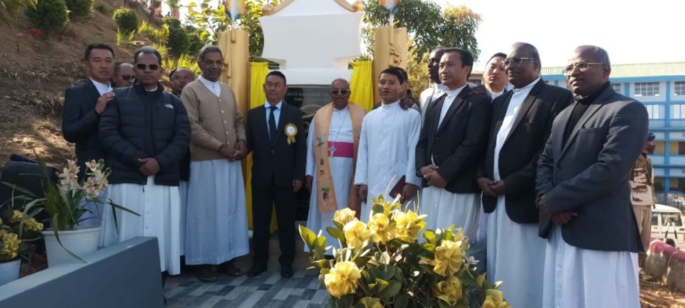 Bishop of Kohima Rev Dr James Thoppil, DIGP Yangba Konyak and others during the unveiling of the Golden Jubilee Monolith of Holy Redeemer Church, Tobu, on January 9. (Photo Courtesy: HRC Tobu)